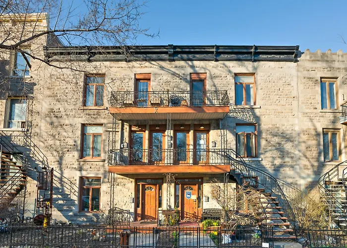 Accueil Chez Francois Bed & Breakfast Montreal